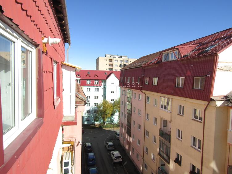 Apartament cu 2 camere + living, pe două niveluri, complet utilat și mobilat - 24