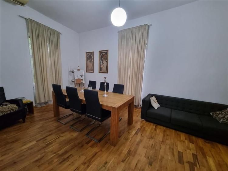 Casa boiereasca, eleganta,piscina, mobilata, teren 613 mp - Agronomie