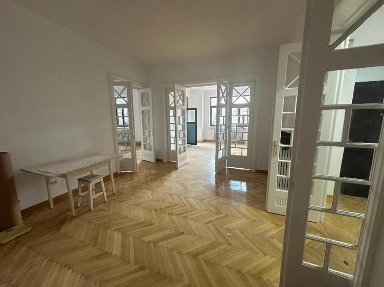 Apartament 5 camere| Unirii | Vila Interbelica| Metrou 13' | nemobilat