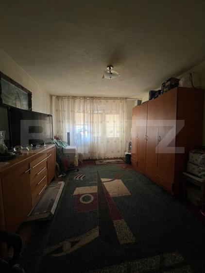 Apartament cu 3 camere, decomandat, zona micro 3