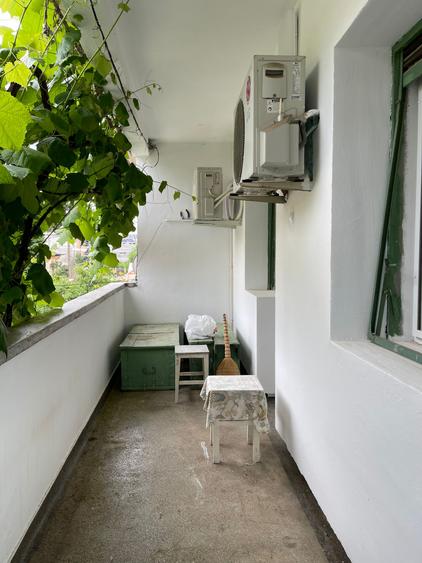 Apartament 3 camere, etaj 1, zona Sud