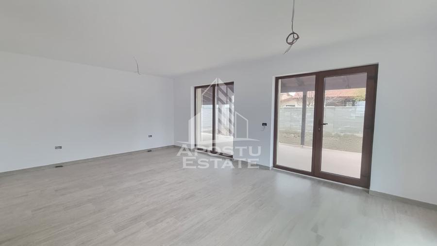 Casa individuala de vanzare cu 4 camere si garaj, Giarmata