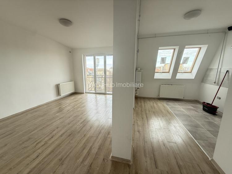 Apartament luminos, 3 camere, decomandat, 75 mp - Aradului - 2
