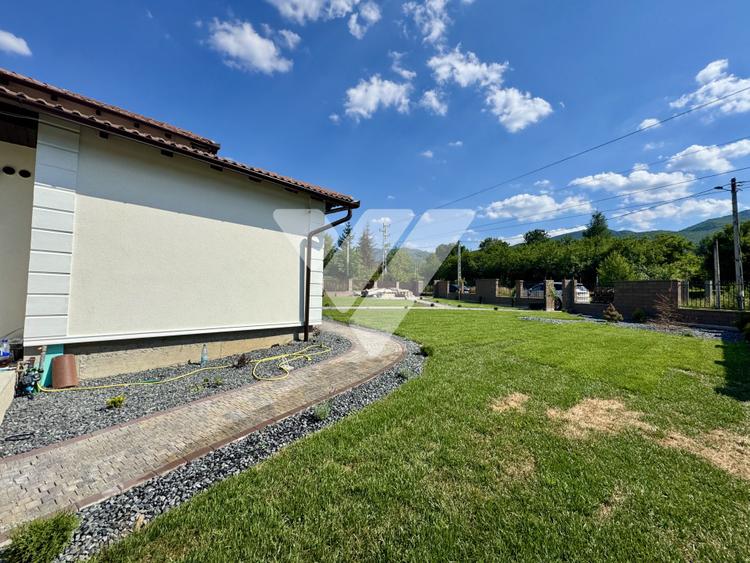 Casa premium la cheie 5 camere 3 bai si teren 800 mp - Tocile Sibiu