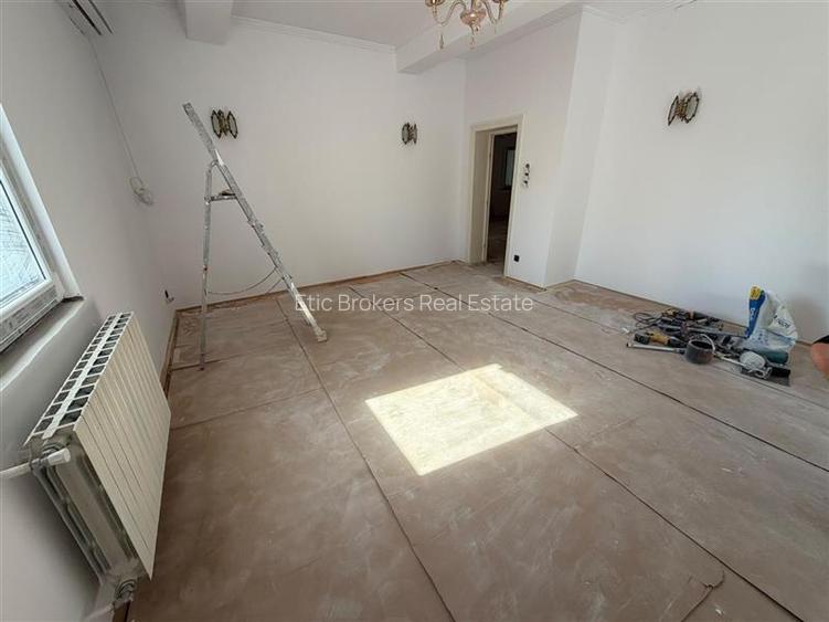 Vanzare casa Bucuresti noi, super deal, teren 1300 mp, renovata integral