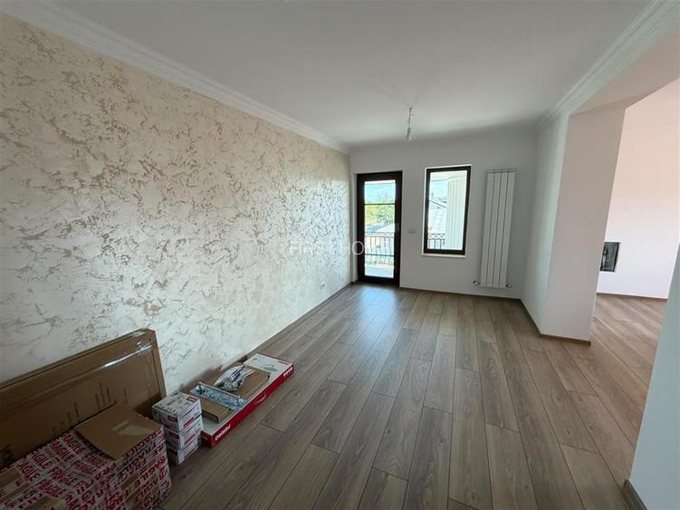 Vila deosebita Parter + Mansarda de vanzare in Odobesti - 22