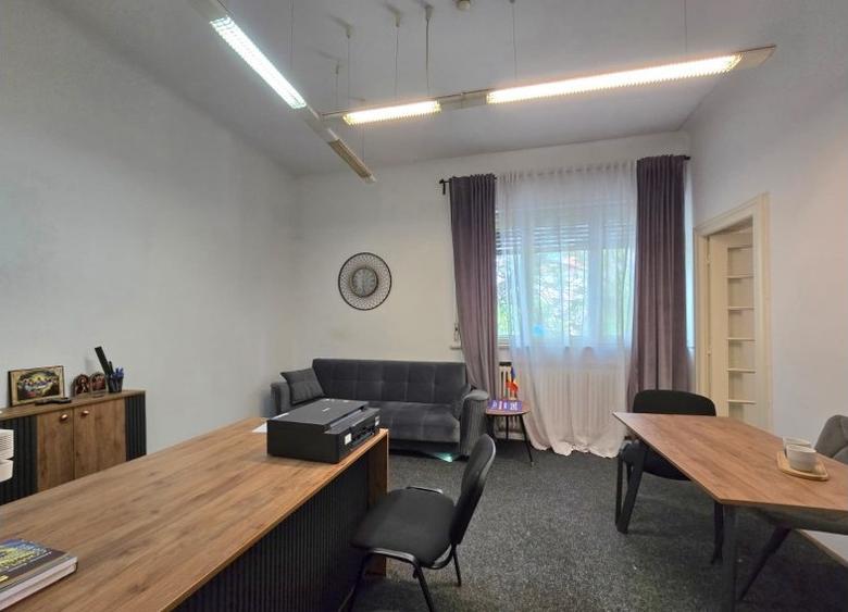 Apartament 5 camere Polona