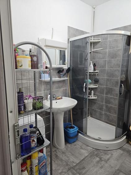 Apartament 3 camere 54 mp utili balcon si parcare privata Selimbar