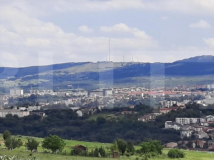 Casa si teren 3450mp, panorama superba asupra orasului