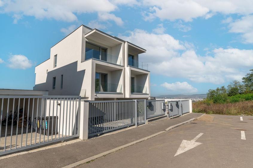0 % comision ! Casa noua realizata cu materiale de calitate-Borhanci
