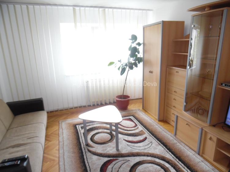 Inchiriez apartament 2 camere decomandat in Deva, zona Independentei, etaj 3, - 3