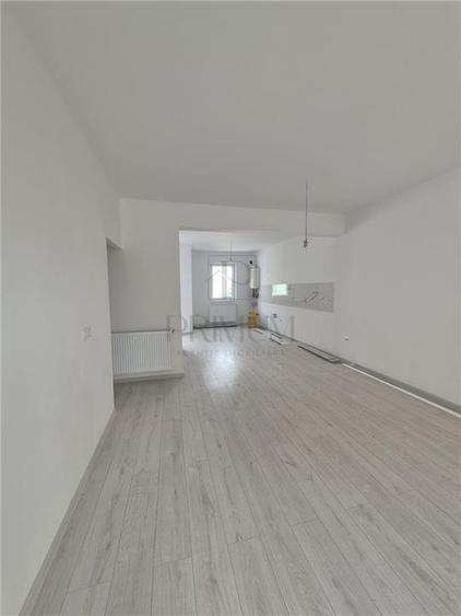 Casa insiruita - partea de margine - teren 90mp - toate utilitatile - zona excel