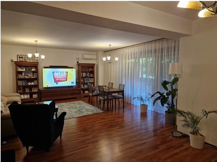 Închiriere apartament 3 camere cu 2 locuri de parcare Central Park