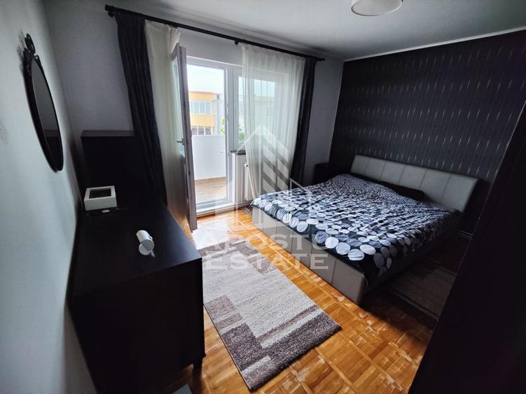 Apartament cu 4 camere, decomandat, 96 mp utili , zona Girocului