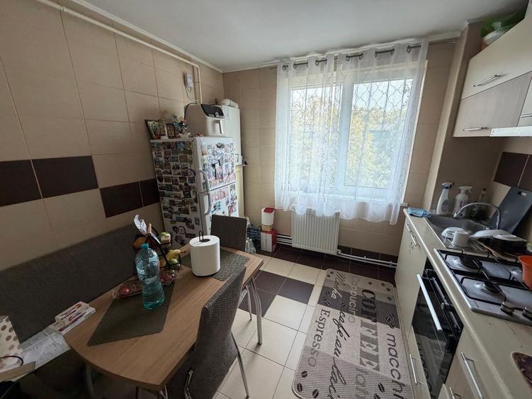 De apartament 2 camere cartier Hipodrom la cheie