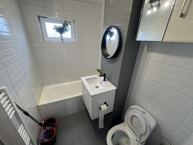 Apartament 3 camere zona Km 4 5 Renovat cu Centrala