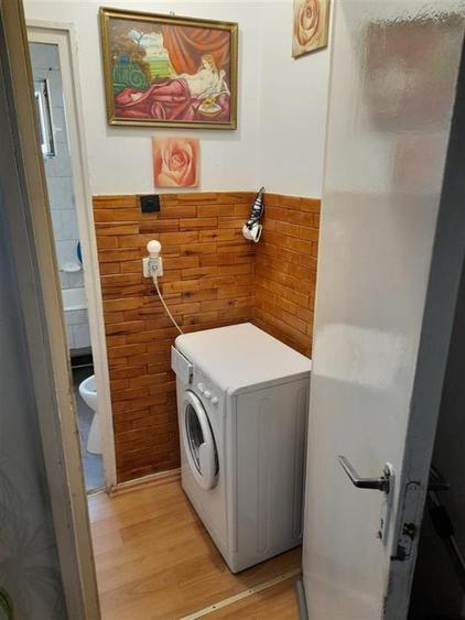 Apartament 3 camere balcon pivnita zona Vasile Aaron