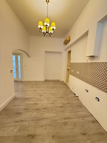 MT250 Apartament 3 camere, de vanzare -Piata Libertatii, cladire istorica