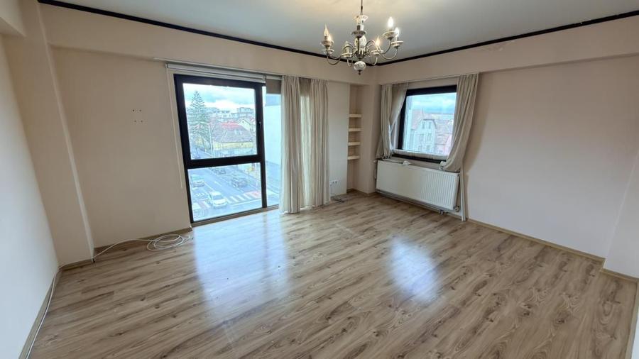 Apartament 3 camere decomandate Calea Dumbrăvii