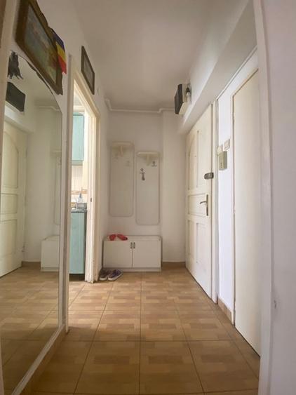 Apartament 2 camere semidecomandat zona Luptei