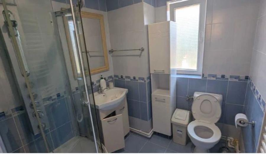Apartament 3 cam, Mihai Bravu,Metrou,bl.2000,et.1/2,DECOMANDAT,centrala,curte