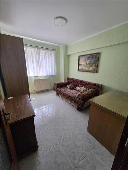 Apartament 4 camere, zona Racadau