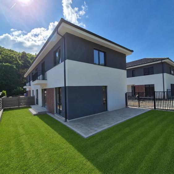 Duplex cu zonă de recreere în pădure, Florești – Tăuți