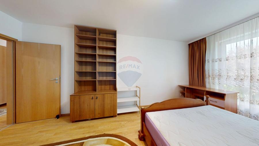 Apartament cu suprafata generoasa de închiriat