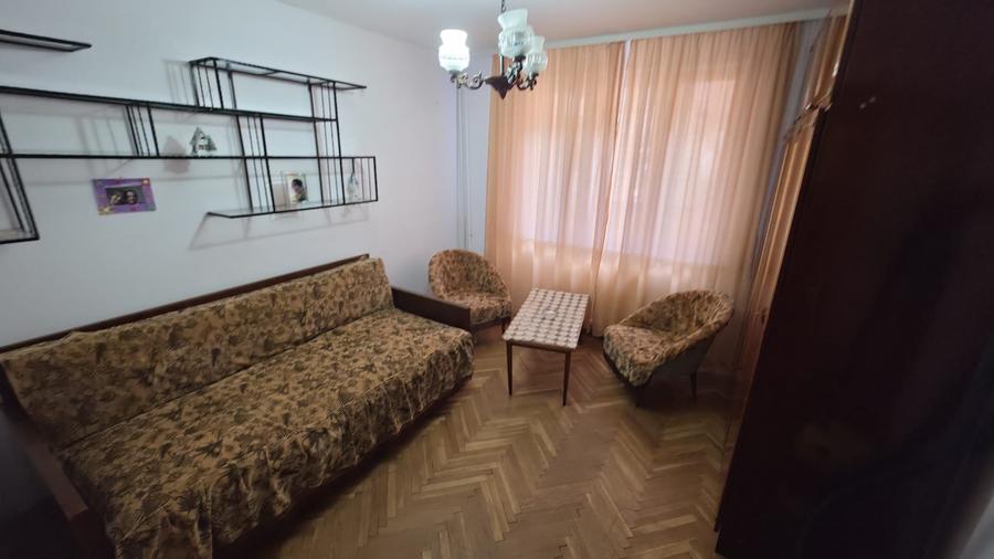 Apartament 3 camere, 74 mp, balcon, demisol, Cetate