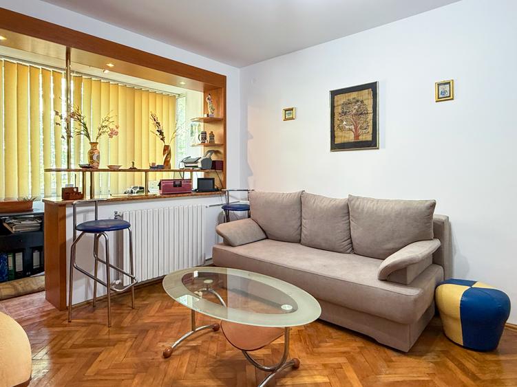 Tomis II – 2 camere, etaj 1/4, zonă centrală cu spații verzi, renovat | tur360