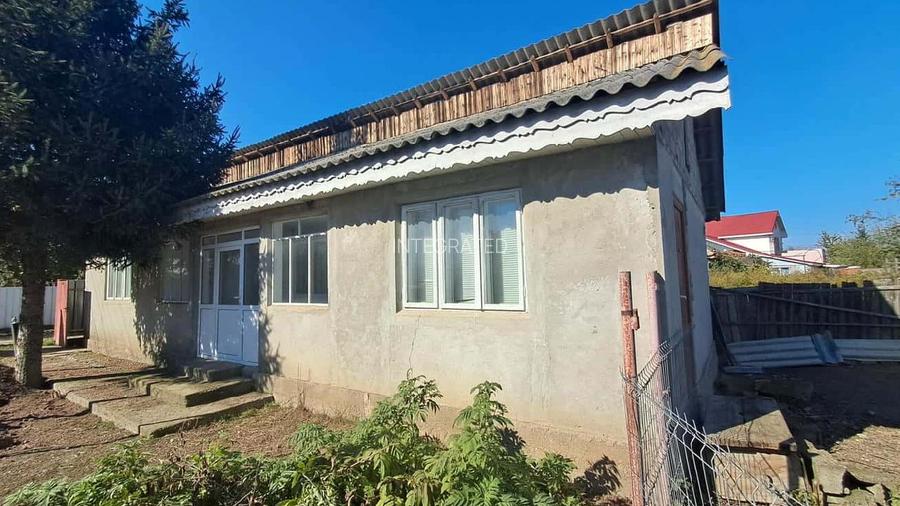 ADJUD, CASA SI TEREN Strada Ciobanului - 4