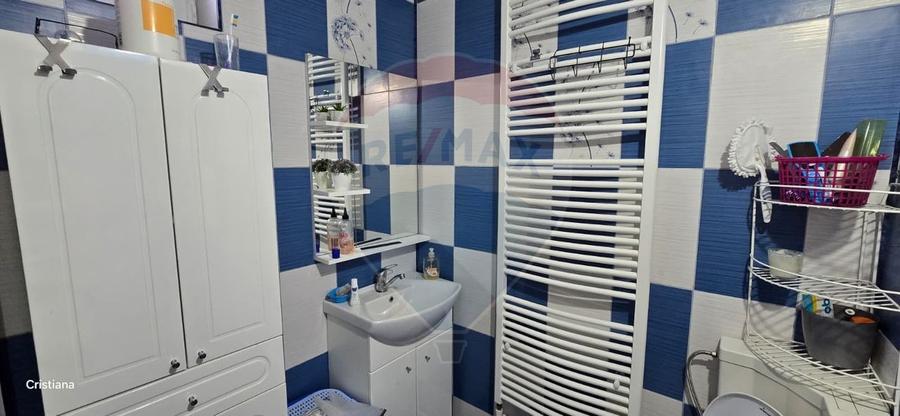 Casă cu anexă, livadă și panouri fotovoltaice