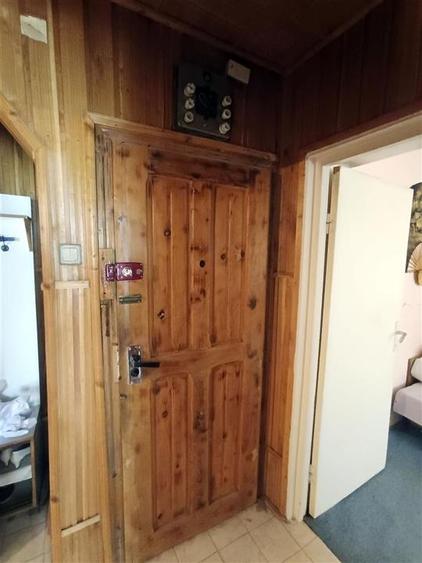 Apartament 3 camere etaj 2 in Moldova Noua
