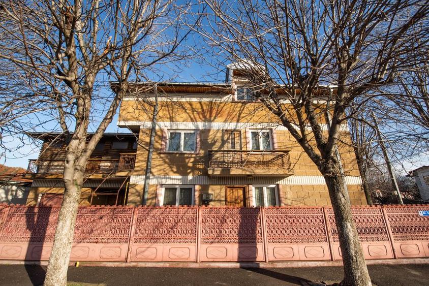 Casa individuala cu 7 camere, de vanzare 250 mp utili, Buzau