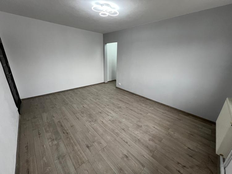 Apartament 2 camere semidecomandat,renovat, Mihai Viteazul
