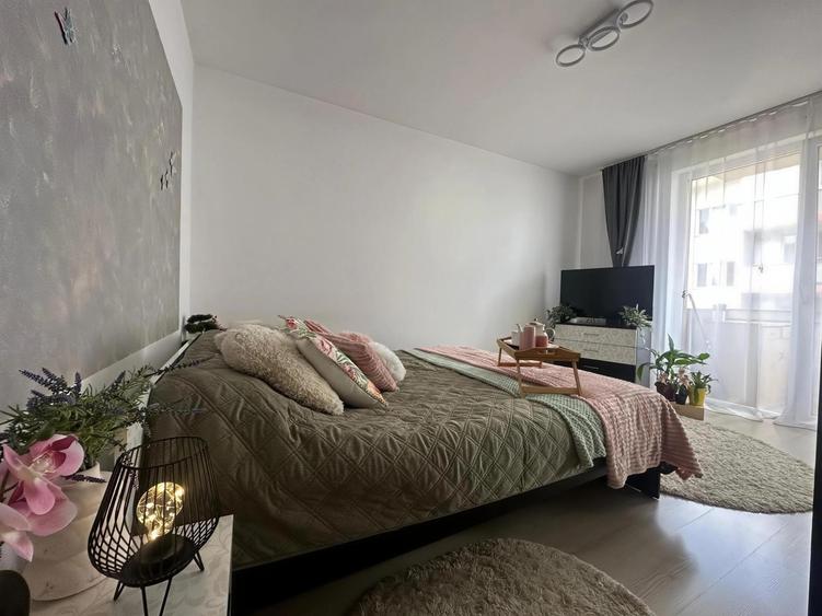 OPORTUNITATE!!! Ap. cu 2 cam DECOMANDATE,str EROILOR/FLORESTI,etaj 1 ,2 BALCOANE