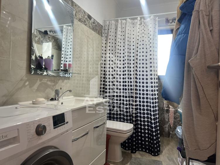 Duplex cu 3 camere, loc de parcare in curte, in Sanandrei