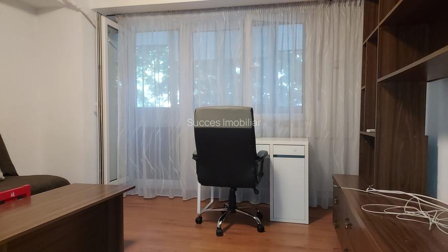 Titulescu, scoala 3, 3 camere decomandat, 80 MP ,loc parcare, etaj 1, 500 euro - 16