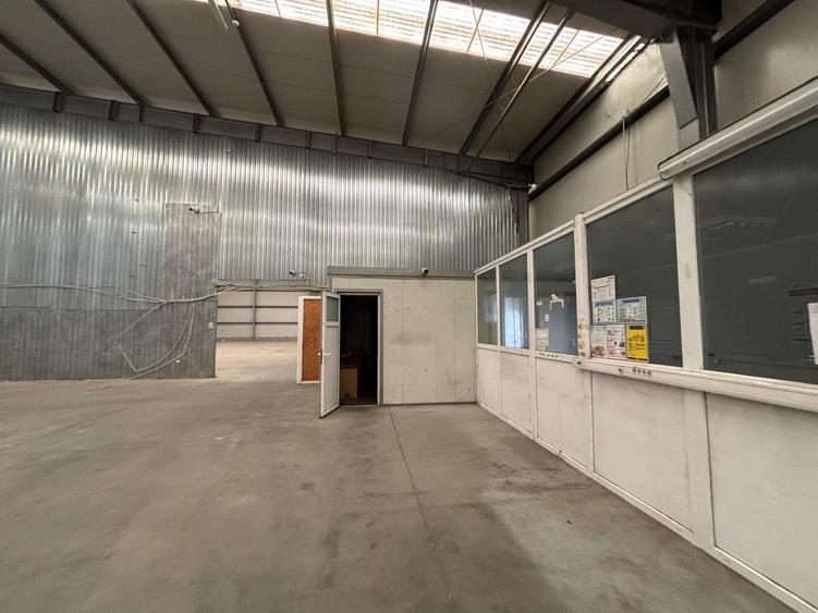 Spatiu industrial 458.21 mp in Calea Sagului
