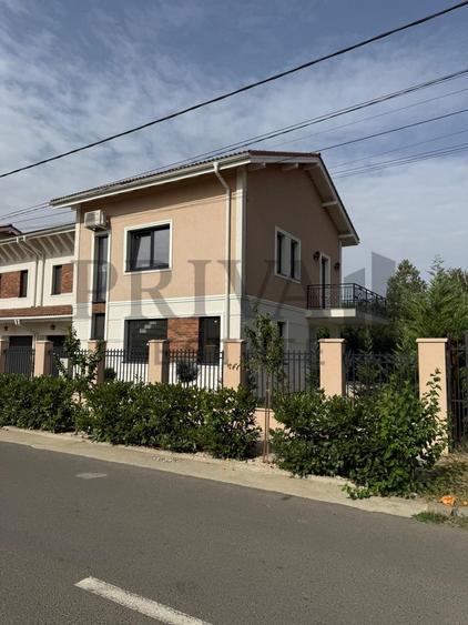 Casa modernă cu garaj, 5 camere, 4 bai, terasa, Dumbrăvița