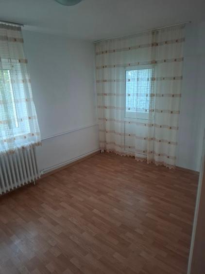 Garsoniera de vanzare strada Lanariei Pitesti Arges