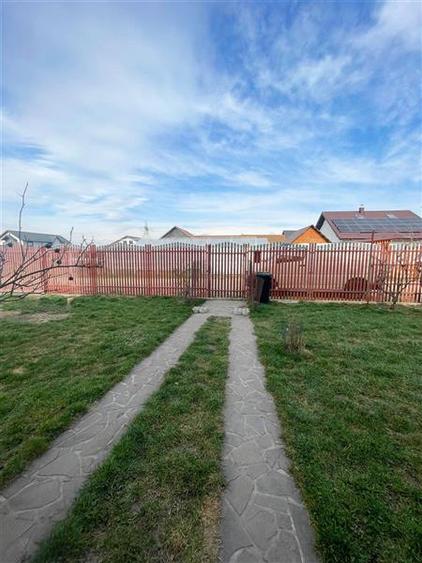 Casa solida, 4 dormitoare, 3 bai, 280 mp construiți, teren 1100 mp – Stupin