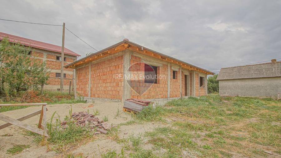 Casă / Vilă cu 4 camere de vânzare - 12