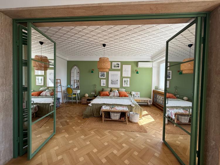 Vanzare apartament zona Universitate - 4 camere cu terasa generoasa