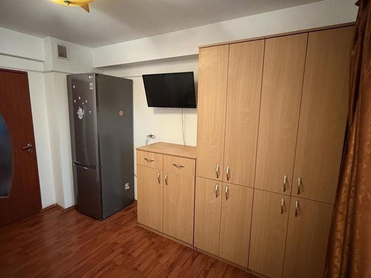 Apartament 3 camere Craiovita noua, bloc nou, loc parcare