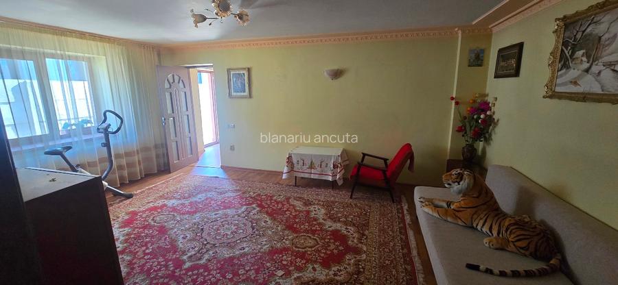 Proprietate deosebită în Buftea – casă P+1, teren 3.500 mp, magazin închiriat, l - 16