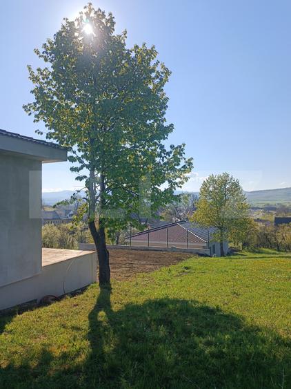 Casă parter | Livezile | Priveliște spre oraș | 125 mp utili | Teren 7 ari