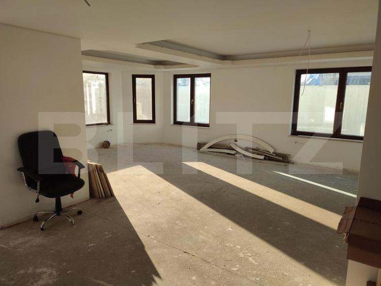 Casa individuala semifinisata, 2000mp teren, zona centrala Radauti