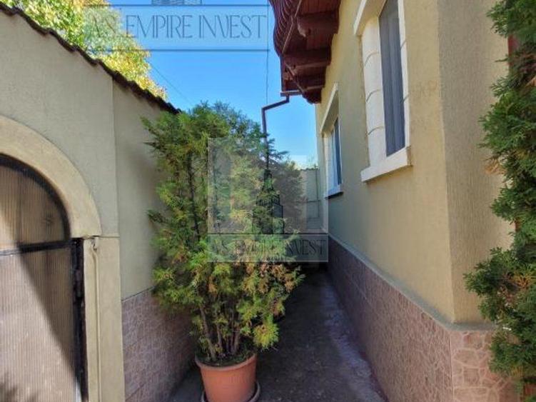 Casa singur în curte, 1000 mp teren - zona Tarlungeni
