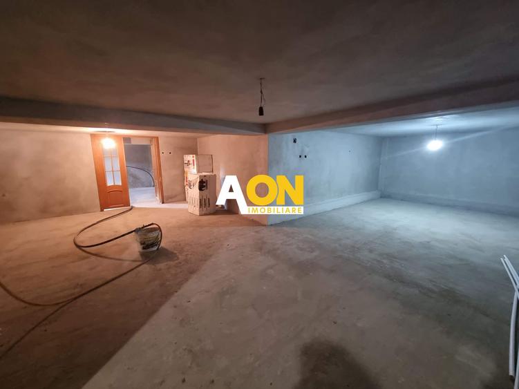 Casa la rosu,2100 mp teren,zona Micesti